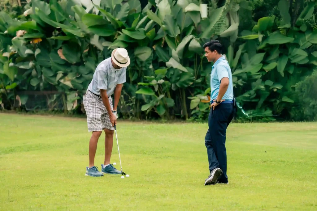 Chipping on Bali International Golf